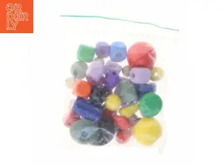 Assorterede perler i blandet farver (str. Pose 9 x 9 cm)