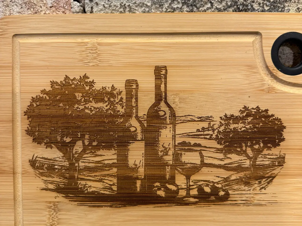 Billede 1 - Bamboo cutting board with Wine motif