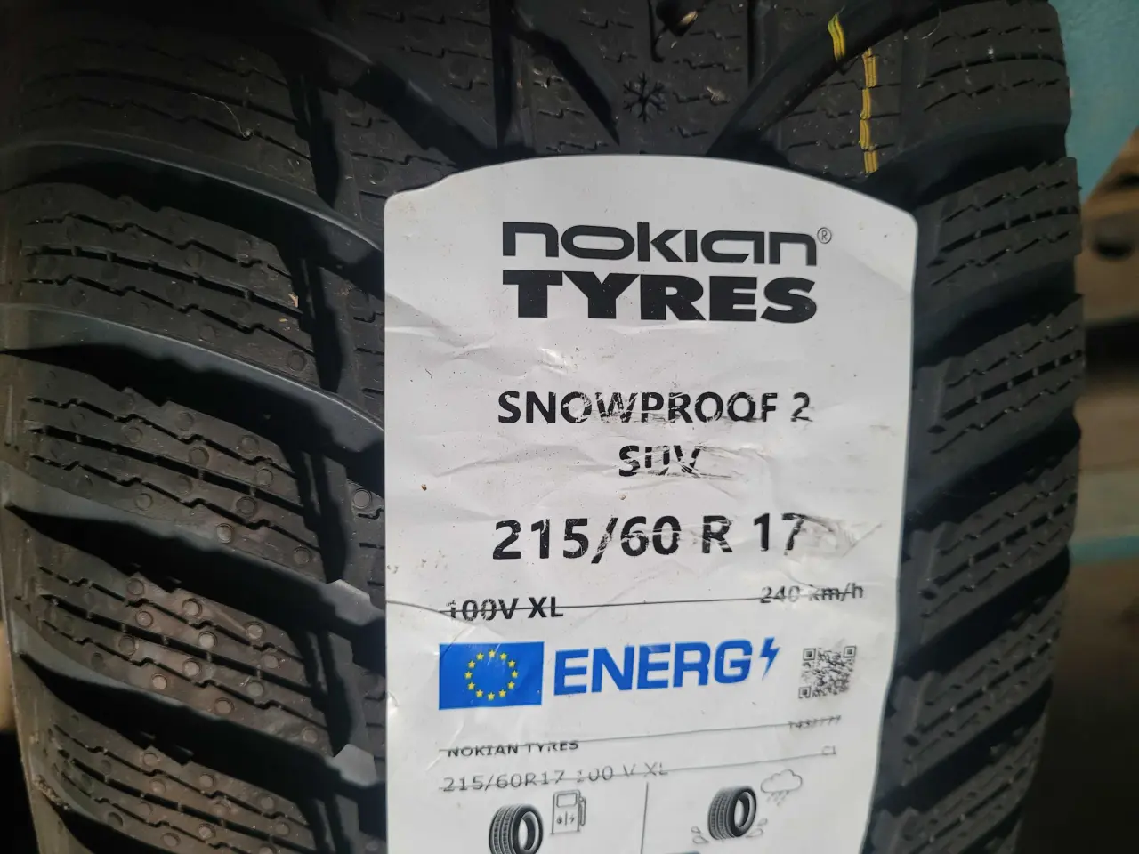 Billede 1 - 215 60 R 17