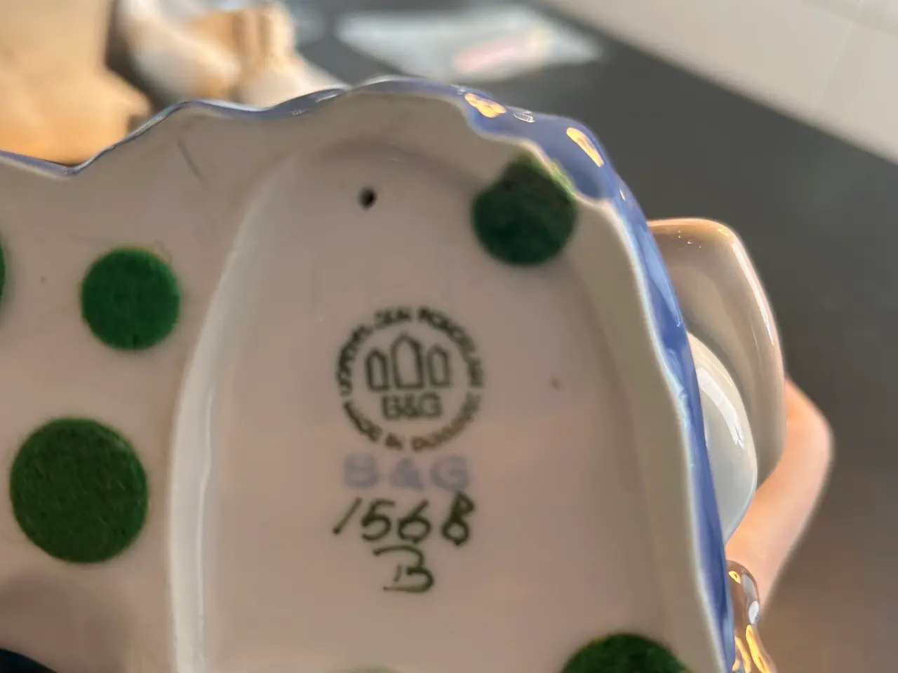 Billede 2 - Royal Copenhagen pige med dreng