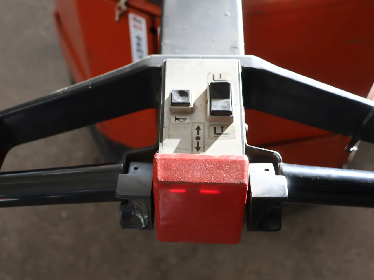 Billede 6 - BT El-palleløfter m/lader, timer 1176