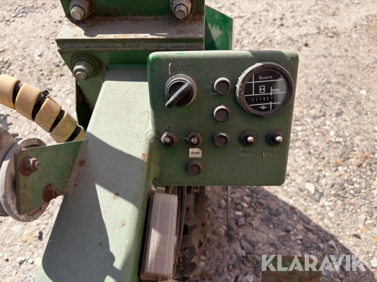 Billede 10 - Portaltraktor Jutek med redskaber