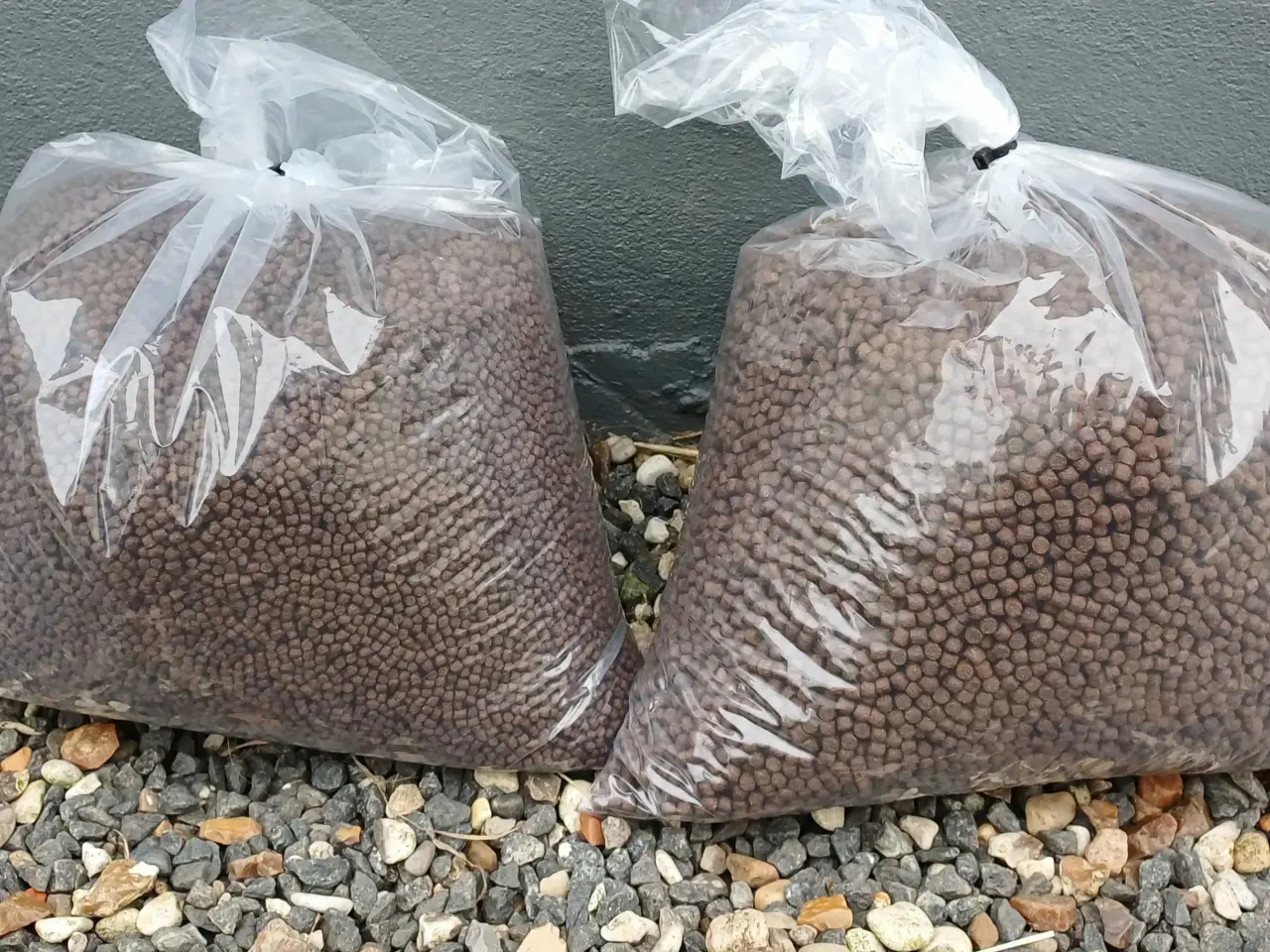 Billede 1 - 9.5 kg. Flydende koi foder