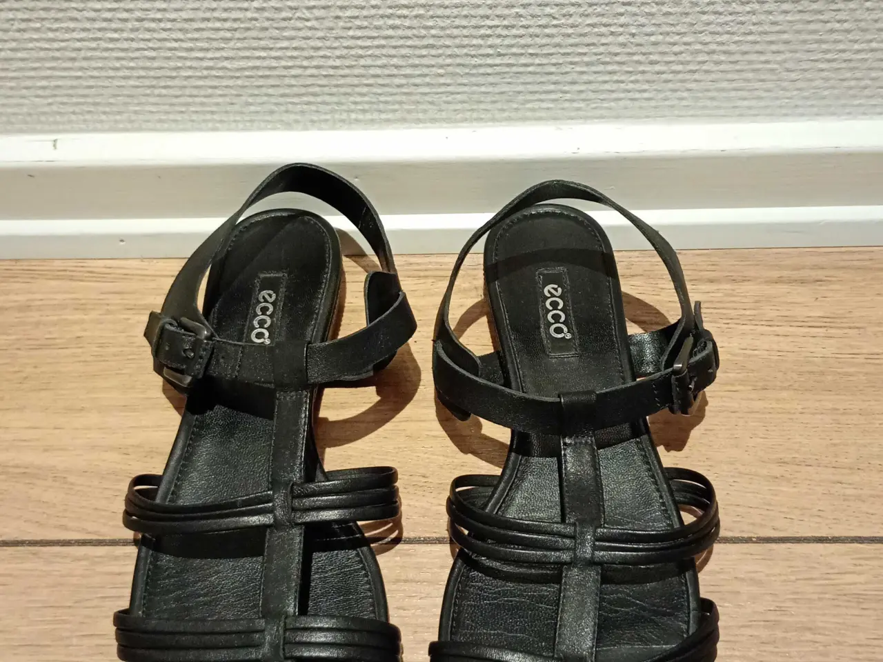 Billede 1 - Fine damesandaler, Ecco, str. 40.
