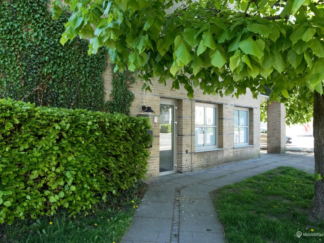 Billede 1 - 195 m² lejemål i hjertet af Charlottenlund – ideelt til klinik og behandling
