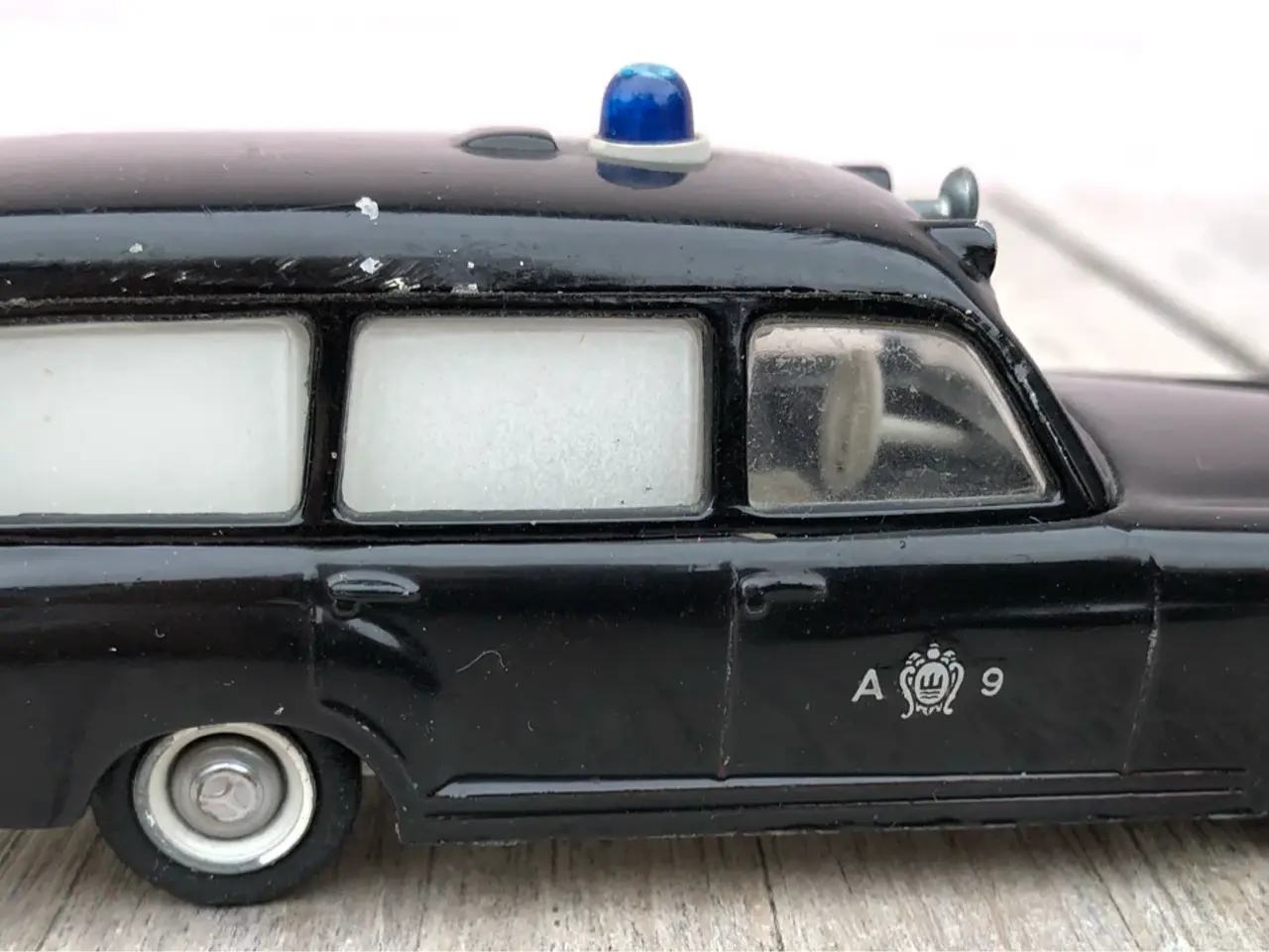 Billede 2 - TEKNO...MERCEDES BENZ 220S AMBULANCE