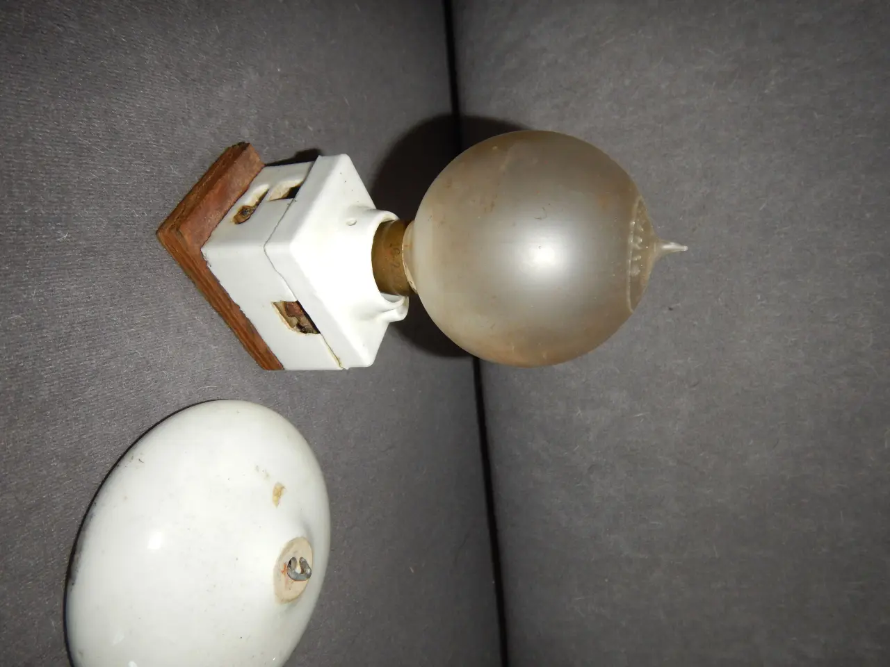 Billede 7 - Porcelæn fatninger mm.