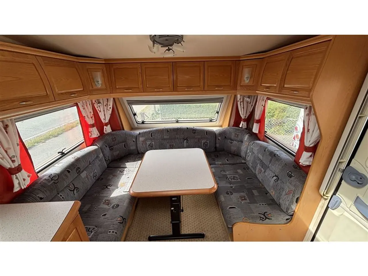 Billede 4 - 2005 - Hobby Prestige 560 WLU   Pæn og velholdt campingvogn