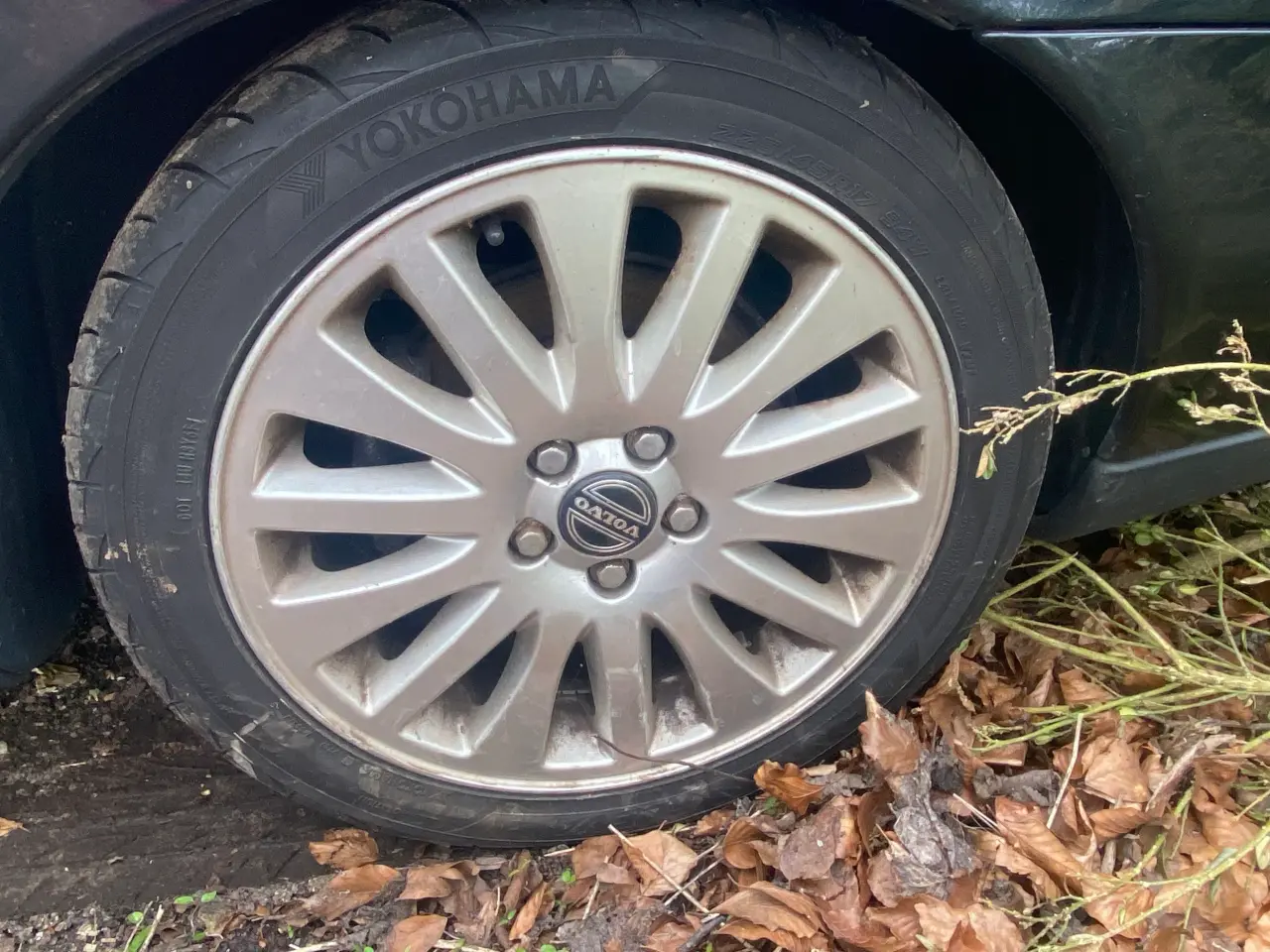 Billede 12 - Volvo 17” alu med sommerdæk 