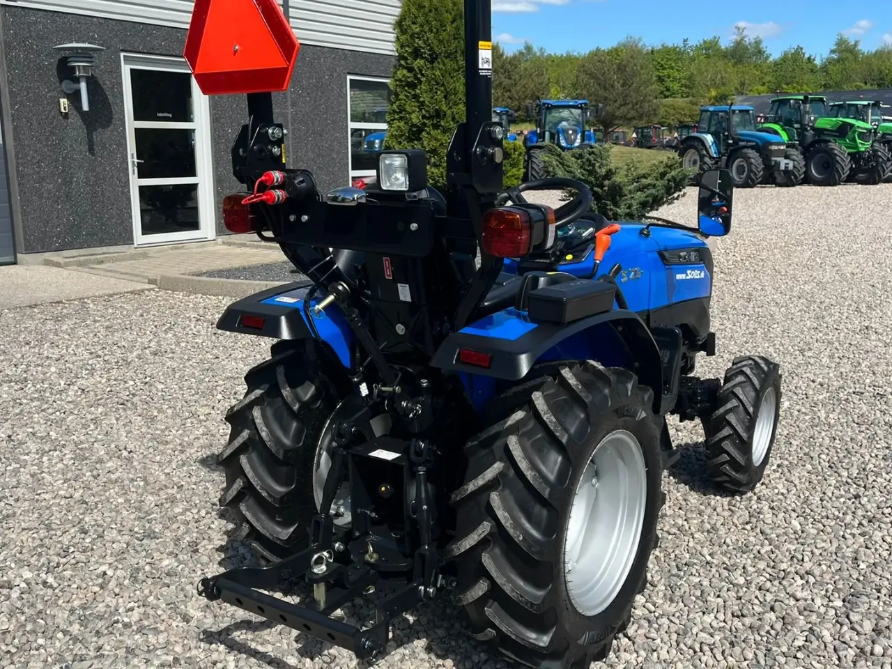 Billede 15 - Solis S26 6+2 Gearmaskine med Servostyring og brede traktorhjul
