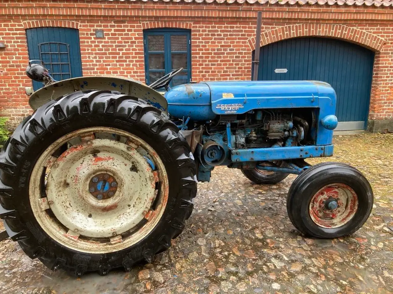 Billede 2 - Fordson major helt nye dæk