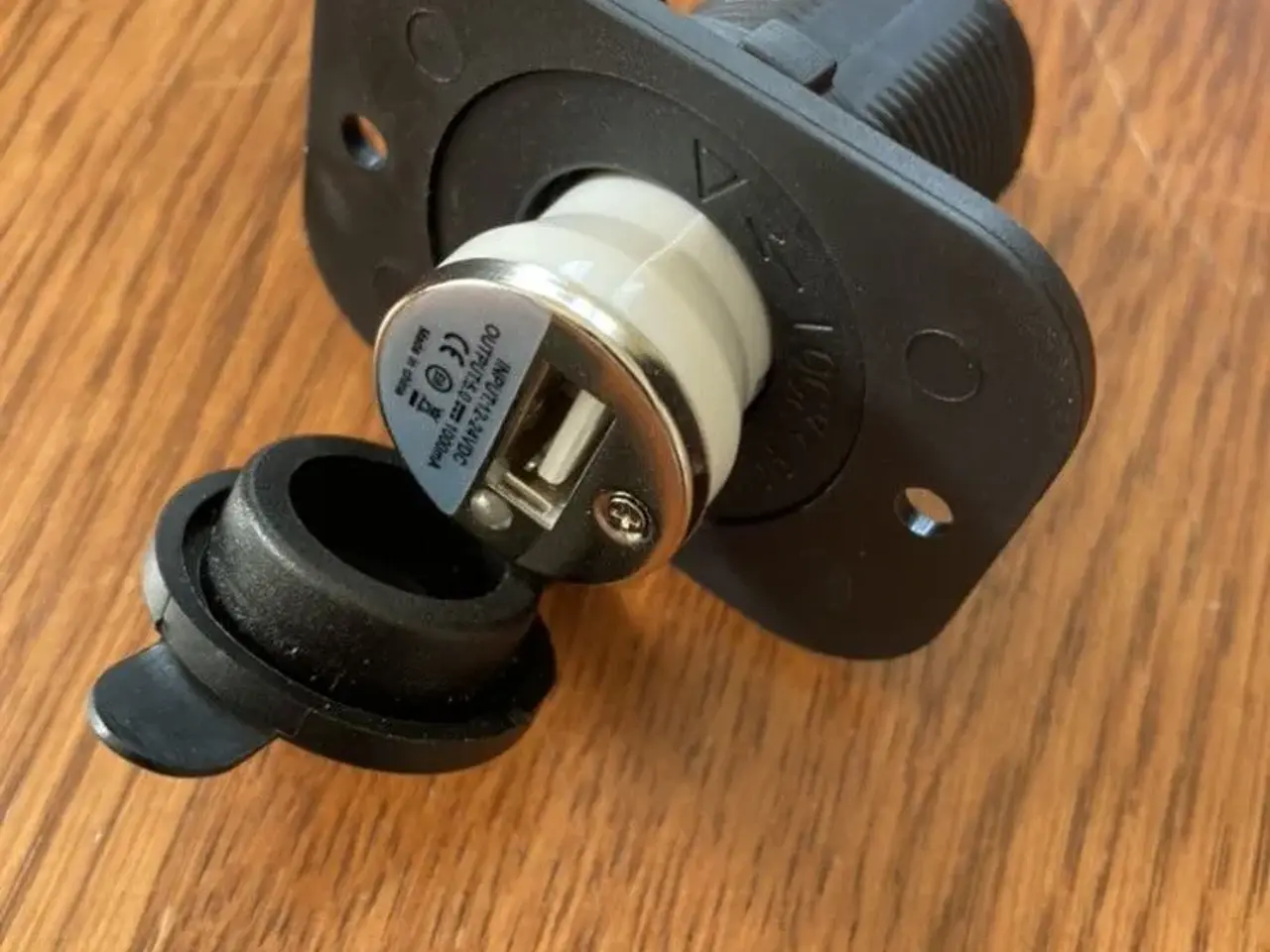 Billede 2 - 12v udtag med usb