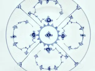 Musselmalet Riflet Spisetallerken nr. 1-176. sortering 1