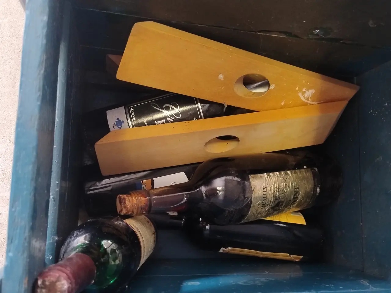 Billede 1 - Vin Gamle og Vin reol