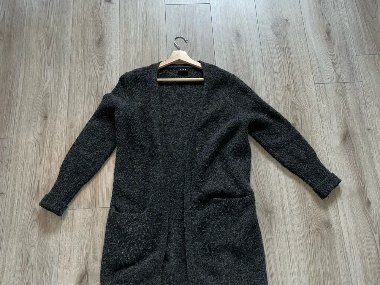 Billede 3 - Mørkegrå lang Vila cardigan