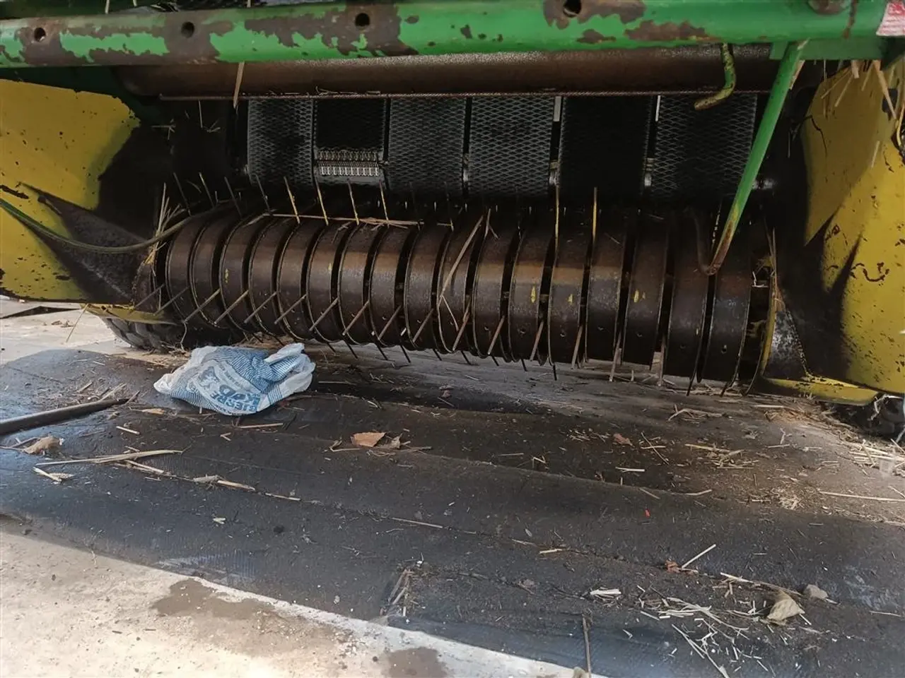 Billede 5 - John Deere 550 Rundballepresser med garnbinder