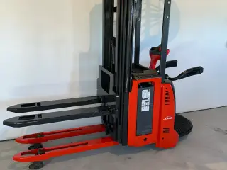 Linde D12 stabler