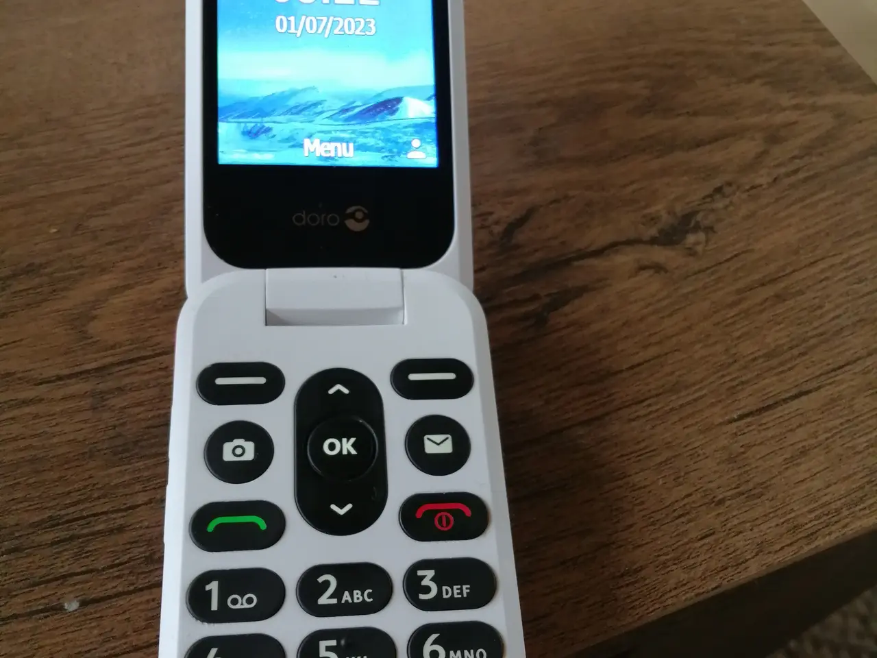 Billede 3 - Skrivebord og telefon salges