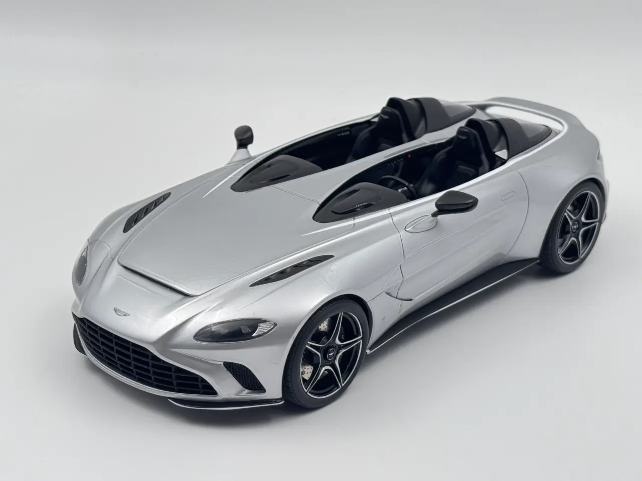 Billede 10 - 2020 Aston Martin V12 Speedster - 1:18