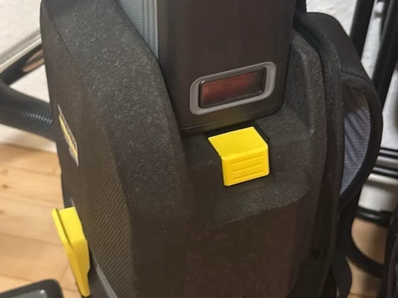 Billede 1 - Kärcher Professional rygstøvsuger med 2 batterier 