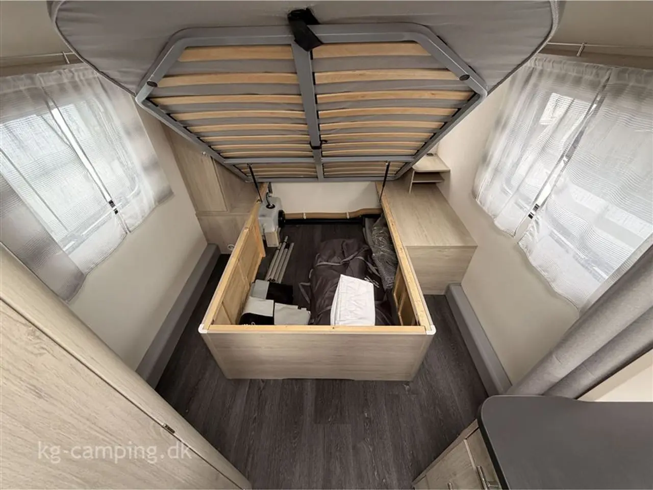 Billede 4 - 2019 - Caravelair Antares 470 Fritstående dobbeltseng, lufttelt, posemarkise og mover.