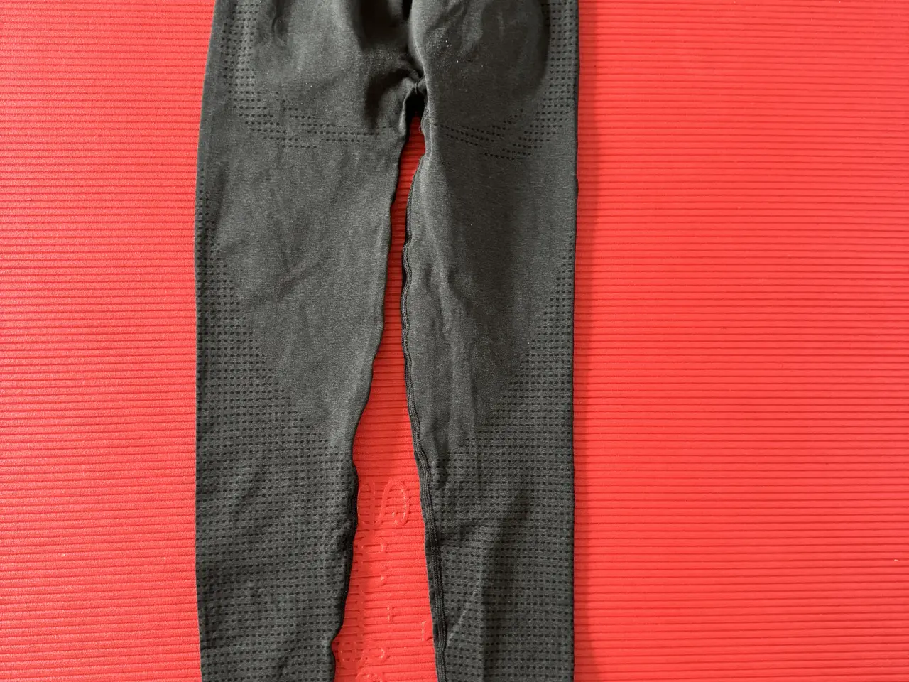 Billede 4 - Gymshark træningsbukser str xs