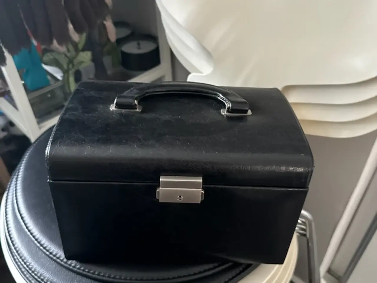 Billede 3 - Smykkeskrin sort skin