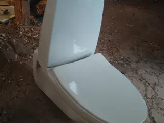 Ifö hænge toilet med udvendig cisterne