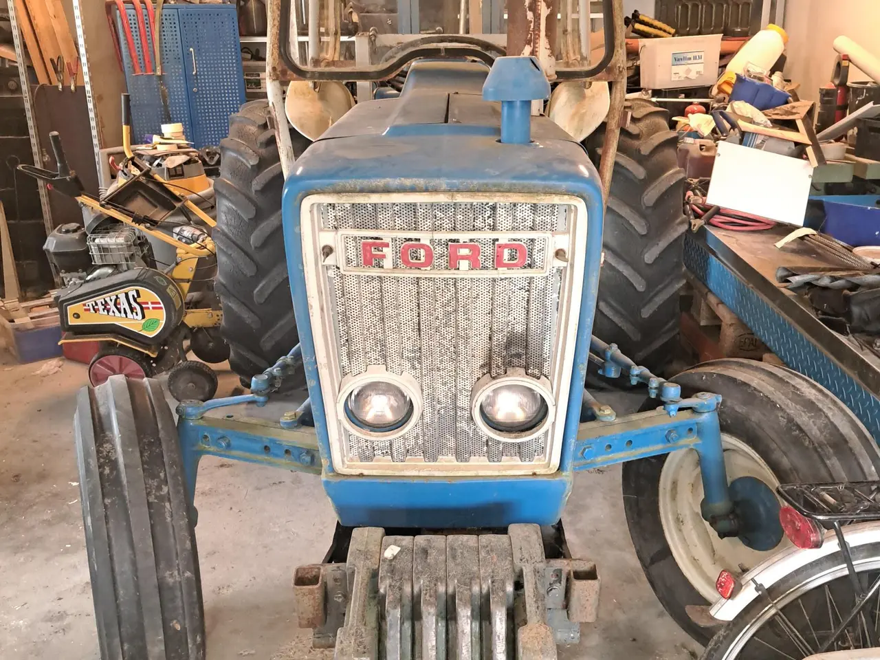 Billede 1 - Ford-traktor med byggelift