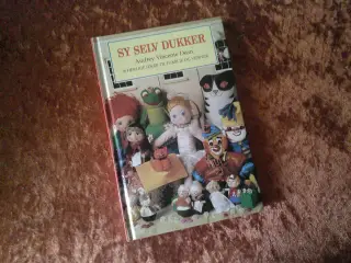 Sy selv dukker, Audrey Vincente Dean