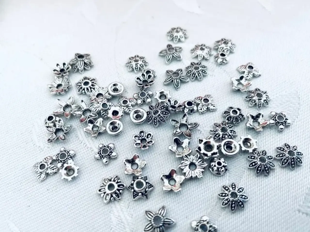 Billede 1 - Mellemled til perler og smykkefremstilling