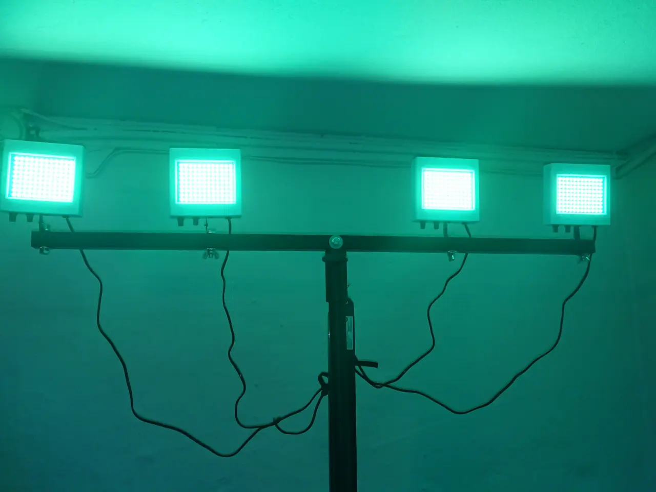 Billede 12 - Udlejes - 4 stk. KRAFTIG LYSSTÆRK LED 108Watt