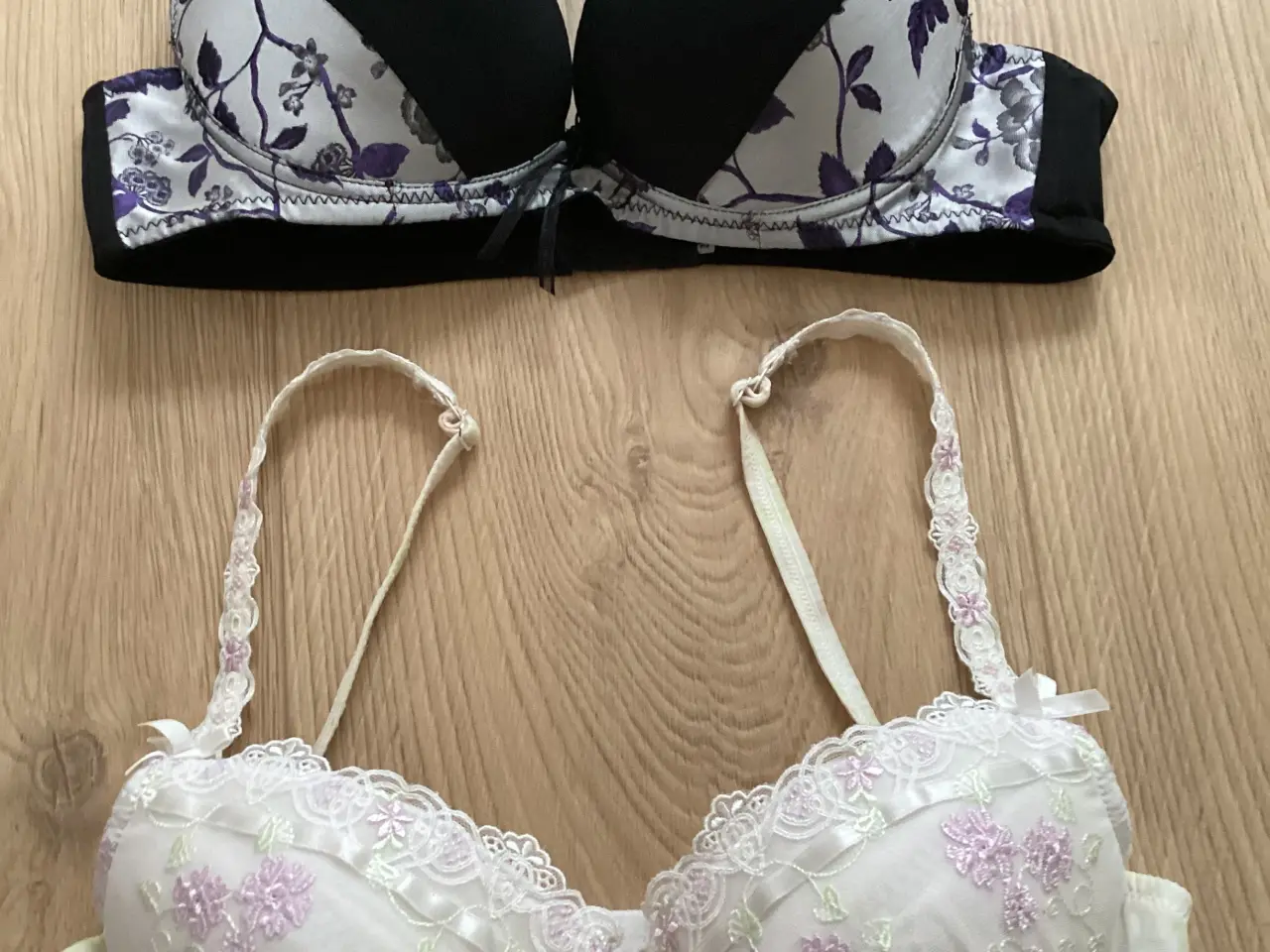 Billede 2 - 4 - BH. str. 75 B - ialt 120 kr.
