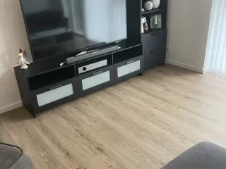 TV-bord og reol