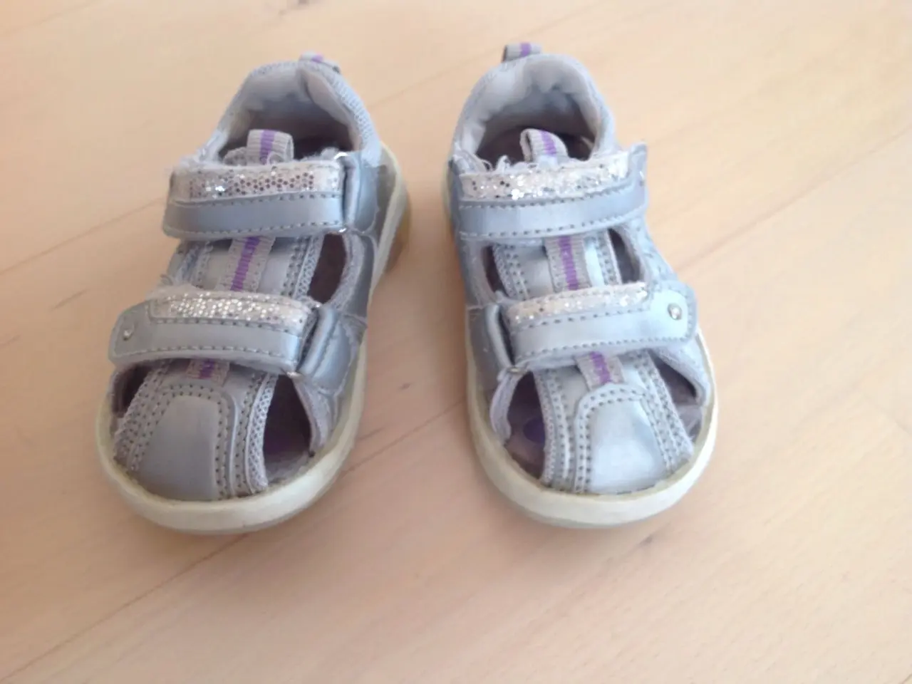 Billede 2 - Sandal str. 20
