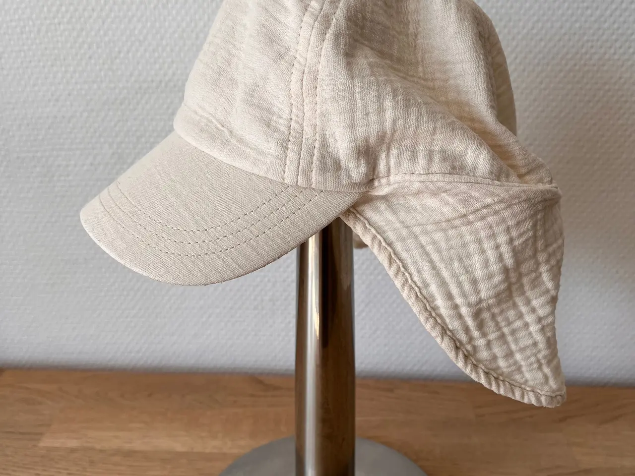 Billede 1 - SOM NY - solhat / sommerhat i str. 74/80