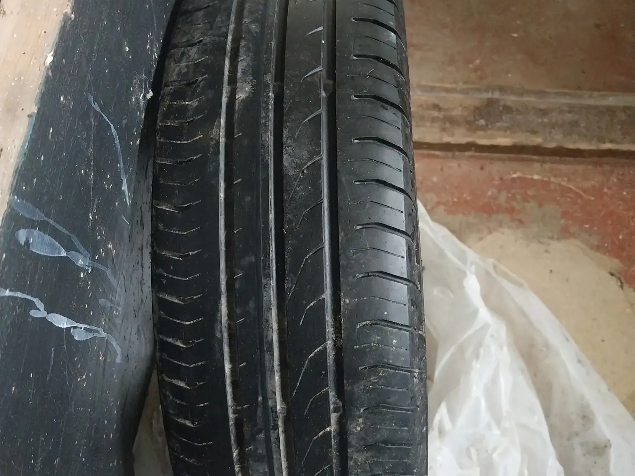 Billede 4 - 4 dæk 175/65 R14 82T - 400 KR