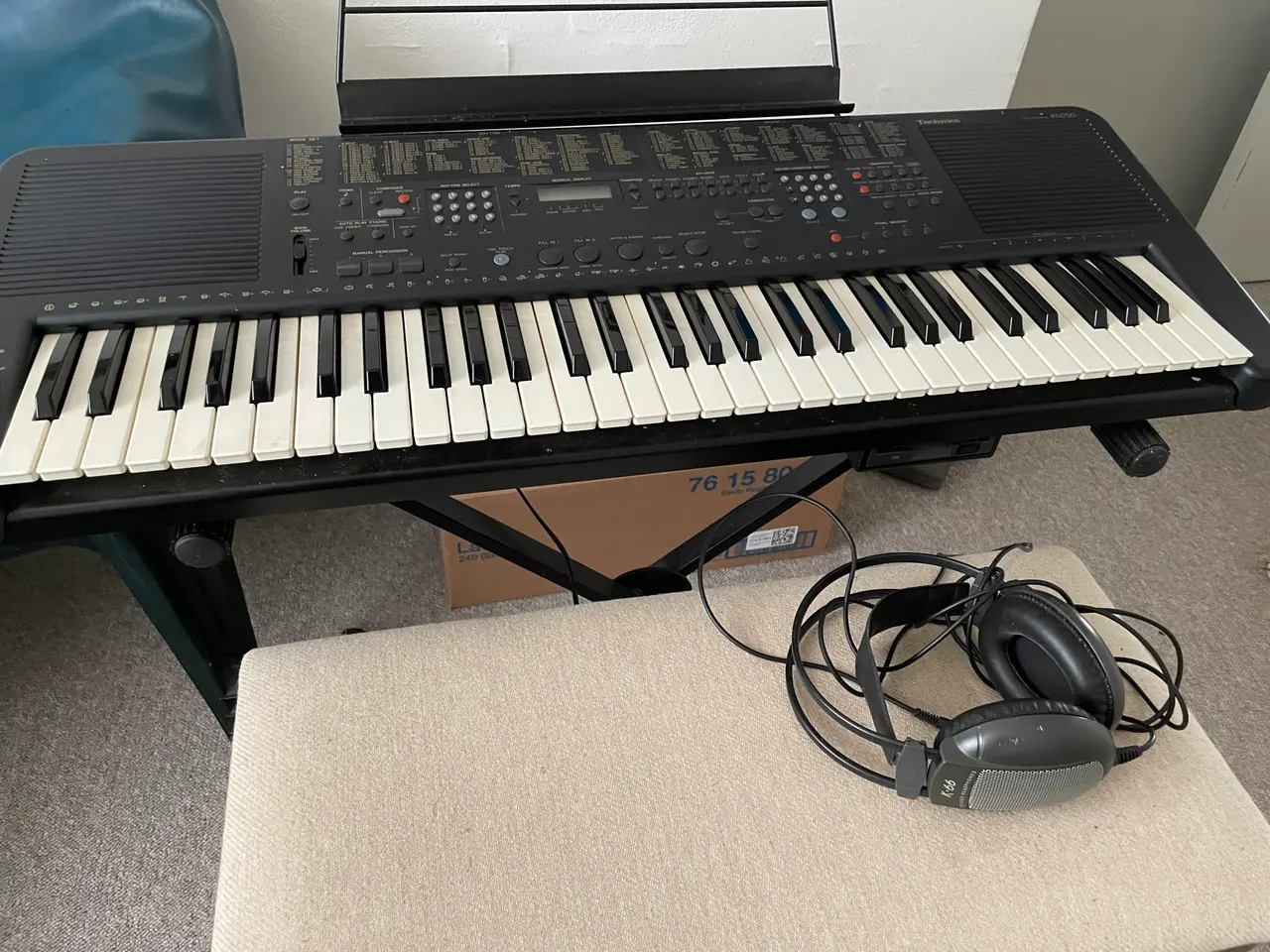 Billede 4 - Technics KN750 keyboard med stativ, bænk og hørete