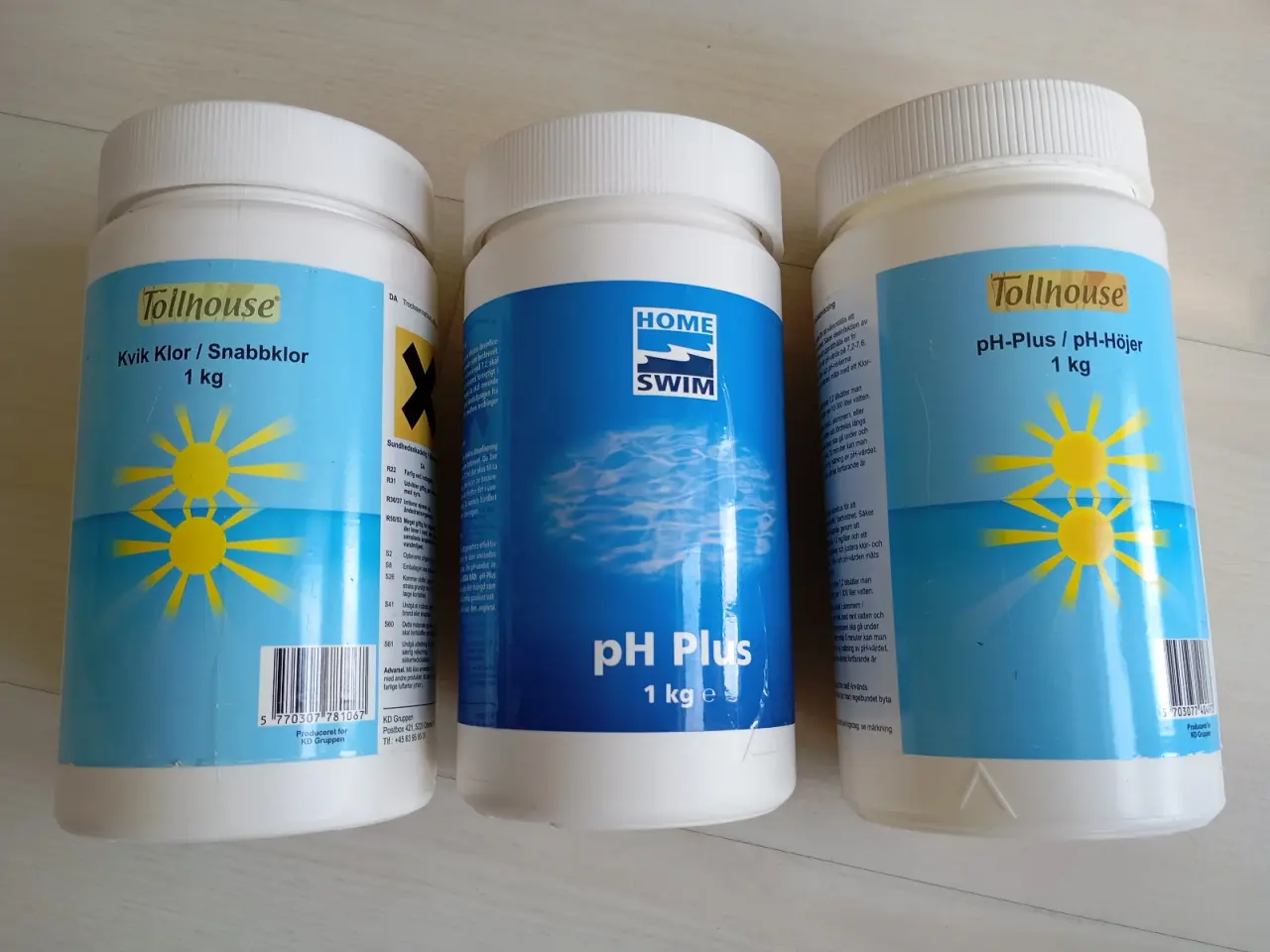 Billede 1 - Pool kemi. PH Plus og kvik klor