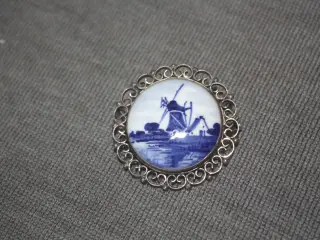 Vintage Delft's Vindmølle Broche diam 3,4 cm