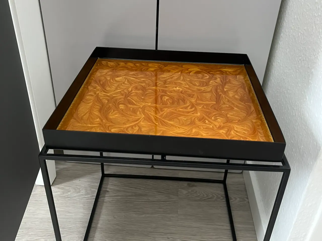 Billede 3 - Hay table tray med messingfarve uden ridser