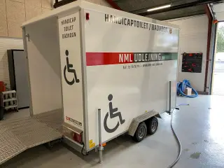 HANDICAPTOILET/-BADVOGN