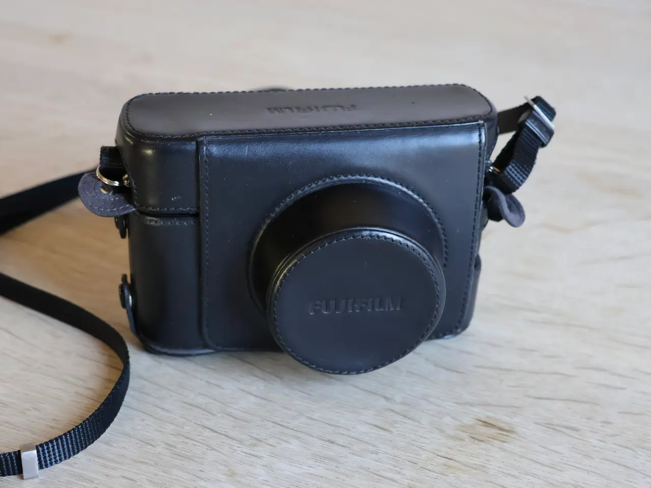 Billede 5 - Fujifilm X100F digitalt kamera med sort læderetui