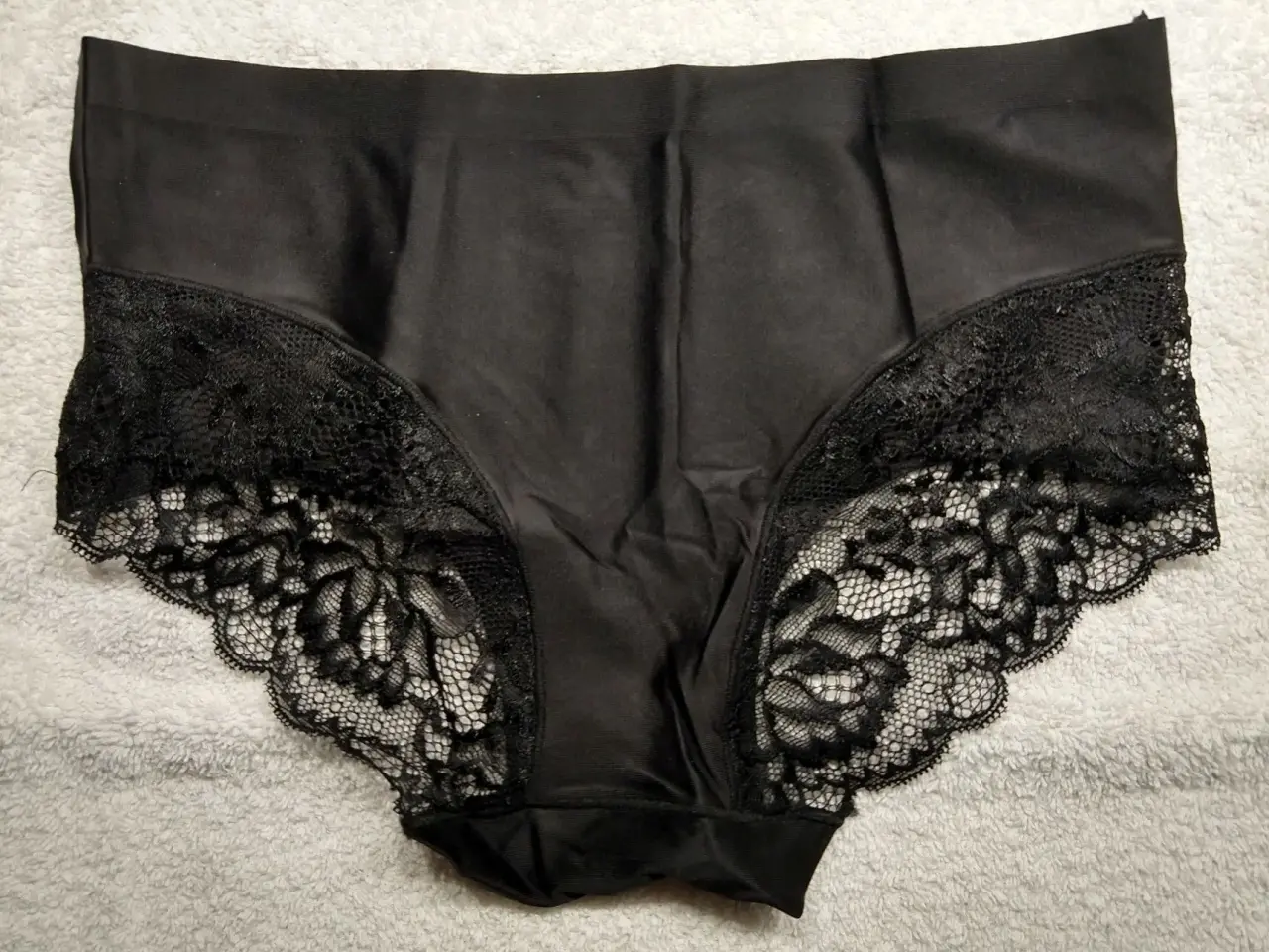 Billede 2 - Sød trusse med blonde bag