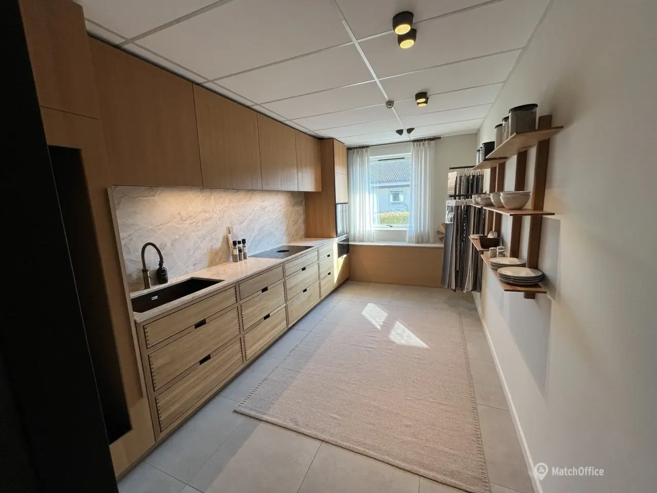 Billede 6 - Super præsentabelt showroom centralt i Hillerøds erhvervskvarter