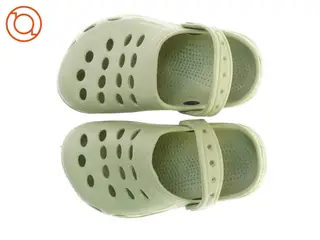 Crocks lookalike