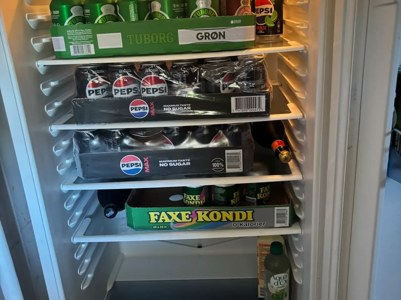 Billede 1 - Køleskab til skuret.