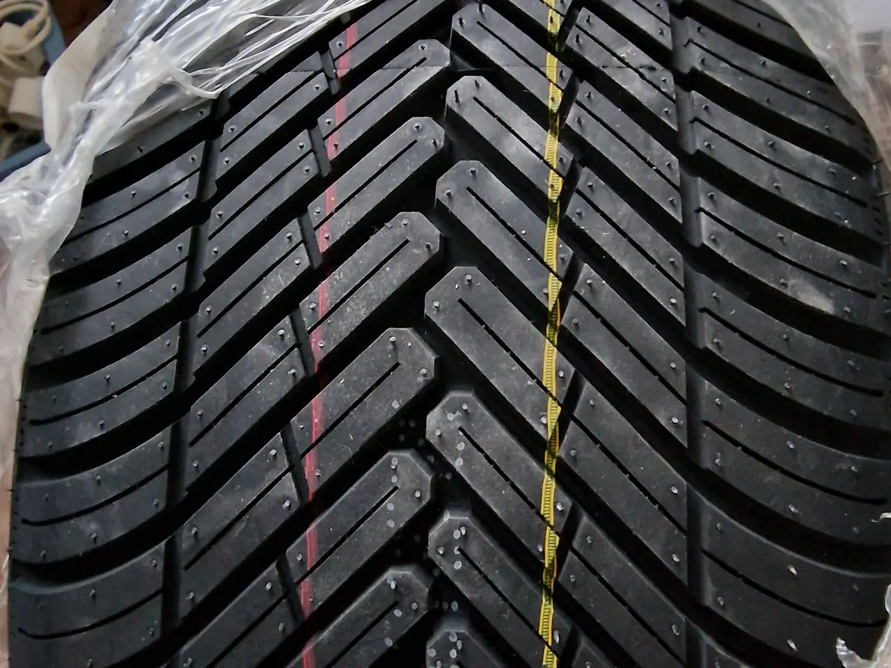 Billede 2 - Fortuna Ecoplus2 4S helårsdæk 225/50 R17 98 W XL