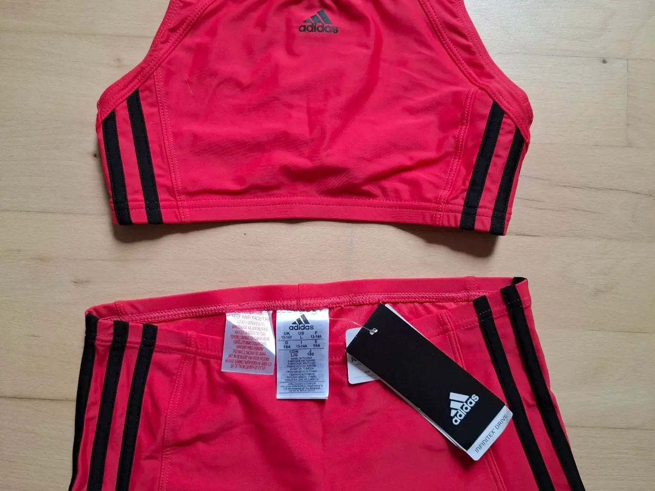 Billede 9 - Lækkert ADIDAS bikini sæt, sælges.