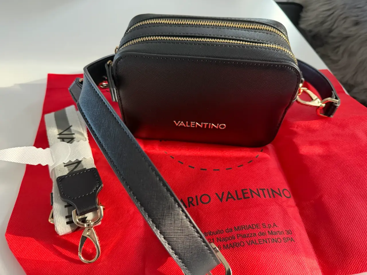 Billede 1 - 2 stk. Valentino skulder tasker 